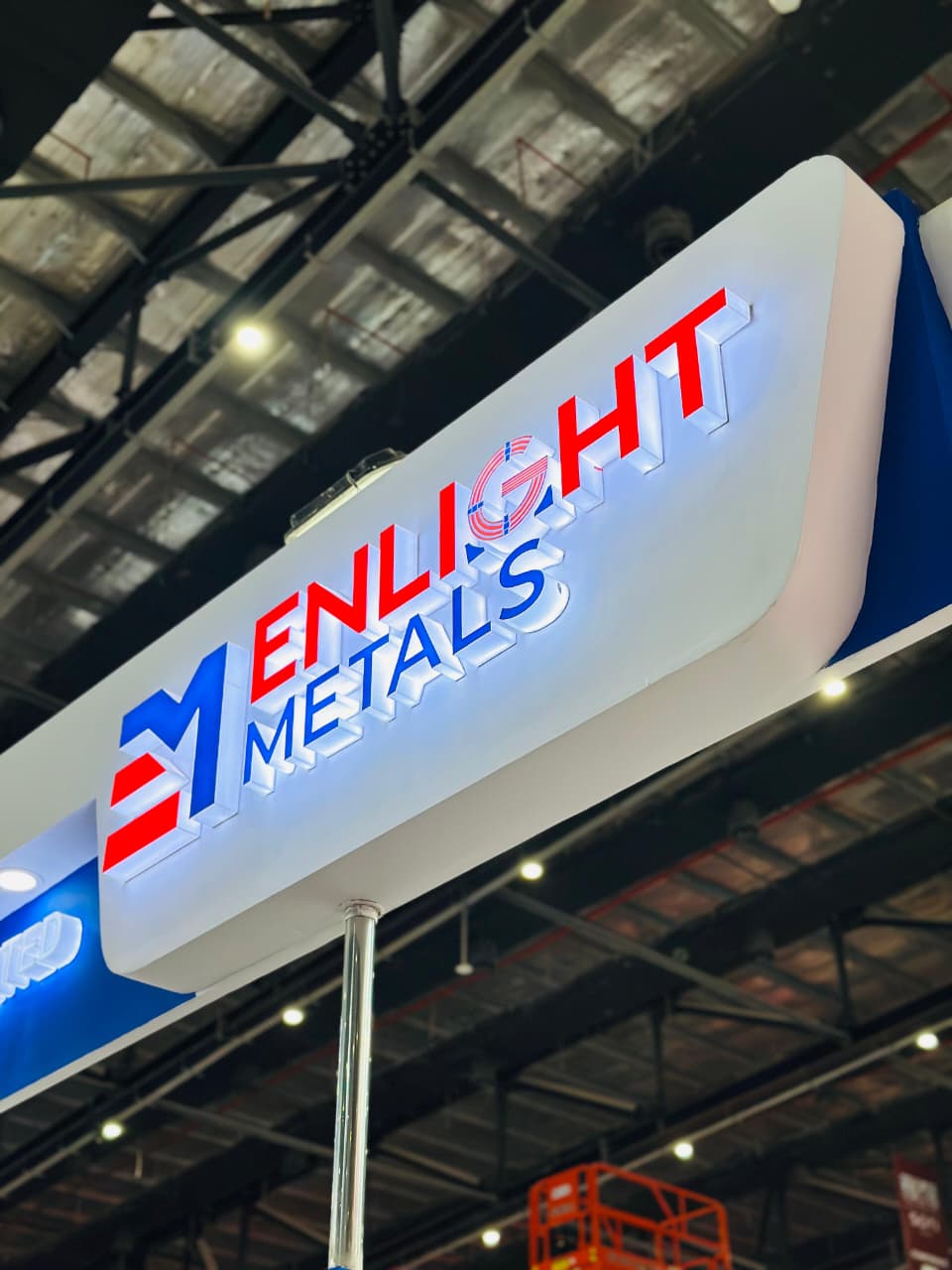 Enlight Metals team working together