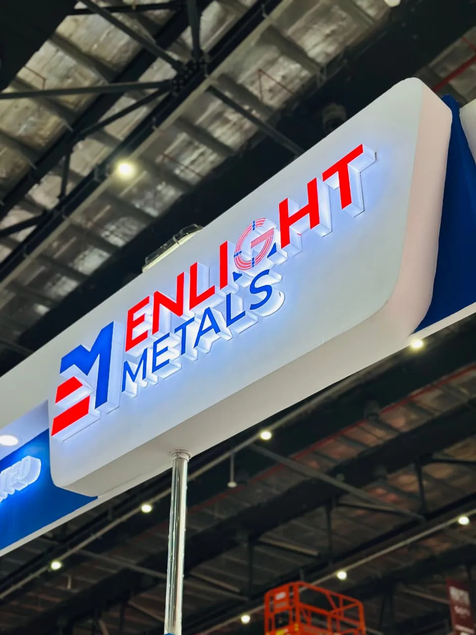 Enlight Metals team working together